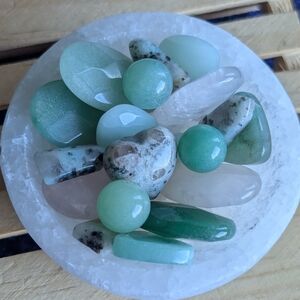 💚 Lotus Jasper Heart Chakra Crystal Confetti Bowl ☮️ Gift Decor Green Gemstones